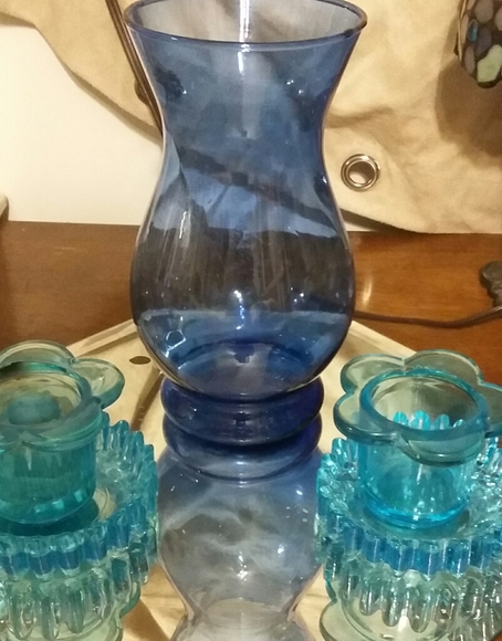 5 PIECE BLUE GLASS vintage dushes and vases